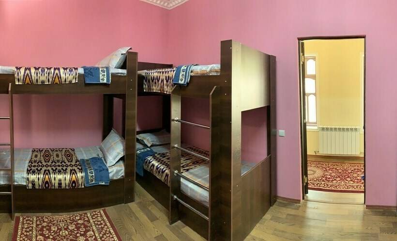 تختخواب در اتاق مشترک, Topchan Hostel Dushanbe