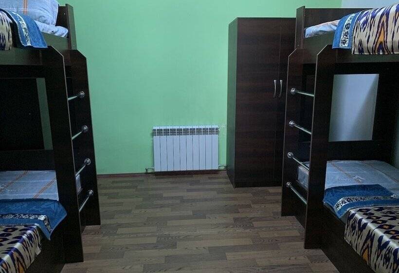 تختخواب در اتاق مشترک, Topchan Hostel Dushanbe
