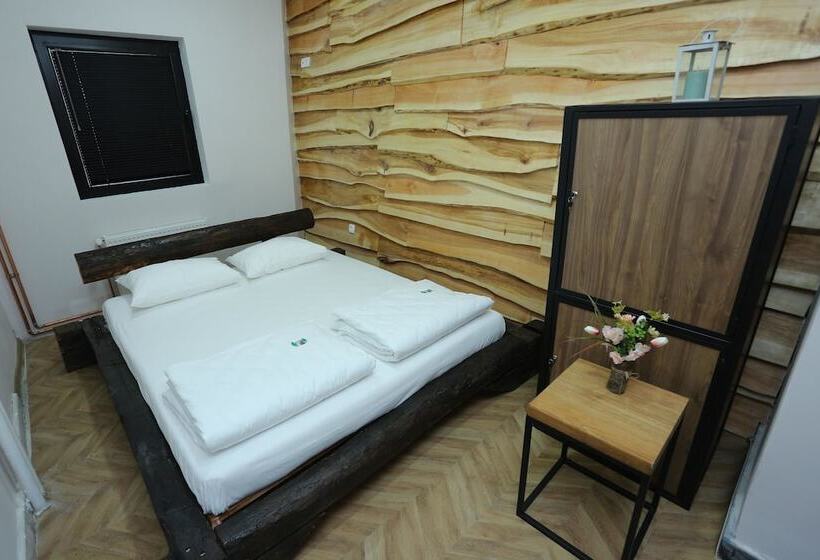 اتاق استاندارد با سرویس بهداشتی مشترک, Casa De La Montaña   Adults Only   Hostel
