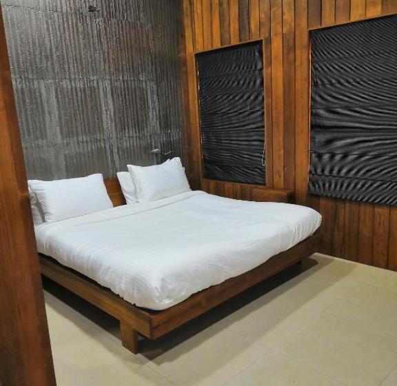 بانگلوی استاندارد 2 خوابه, Rainforest Resort
