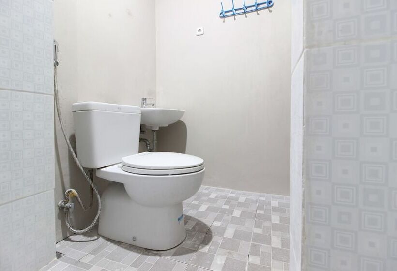 اتاق اکونومی, Reddoorz Near Solo Balapan Station 2