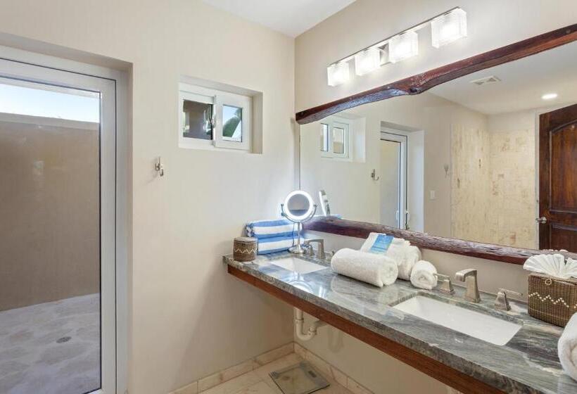بانگلوی استاندارد با چشم‌انداز دریا, Sirenian Bay Resort  Villas & All Inclusive Bungalows