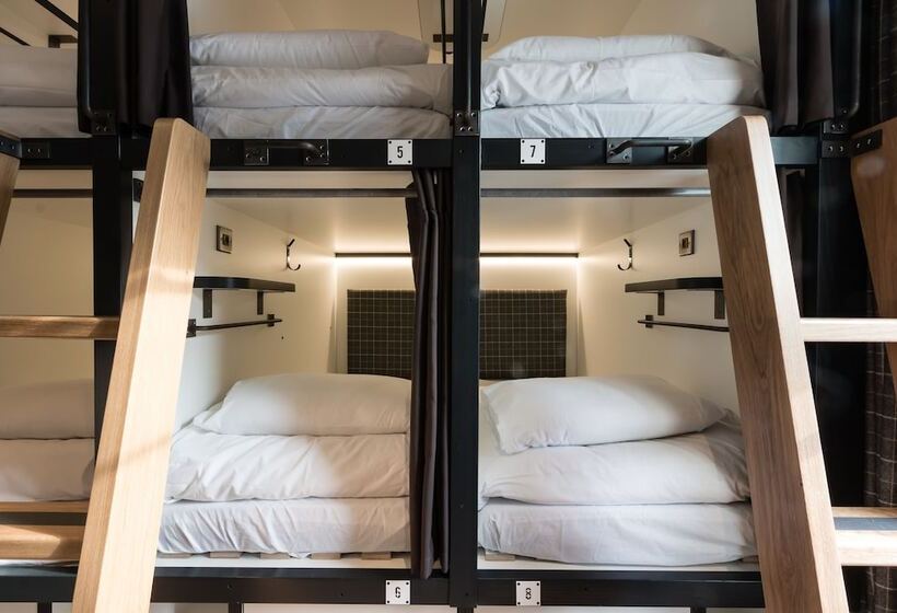 ルームシェアのワンベッド, Code Pod – The Court  Edinburgh