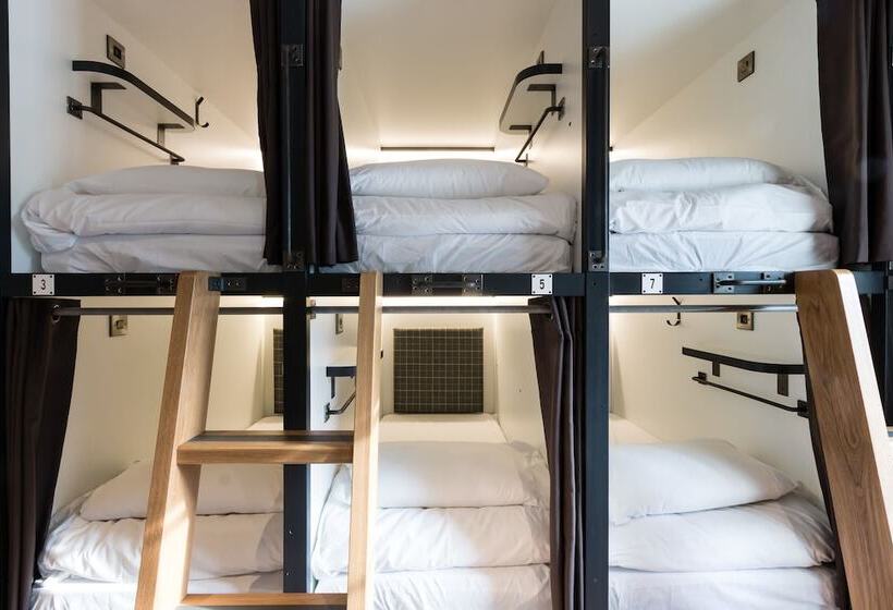 ルームシェアのワンベッド, Code Pod – The Court  Edinburgh