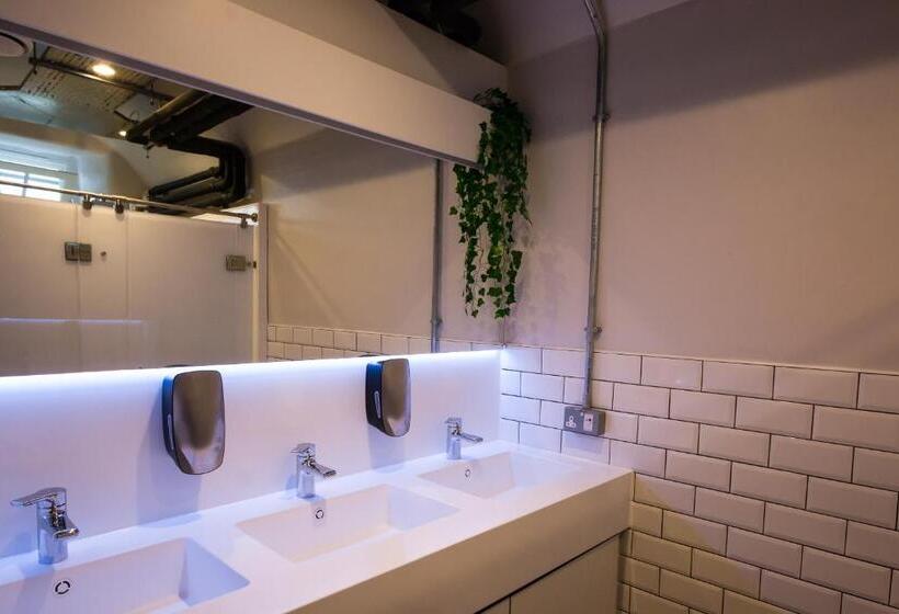 ルームシェアのワンベッド, Code Pod – The Court  Edinburgh