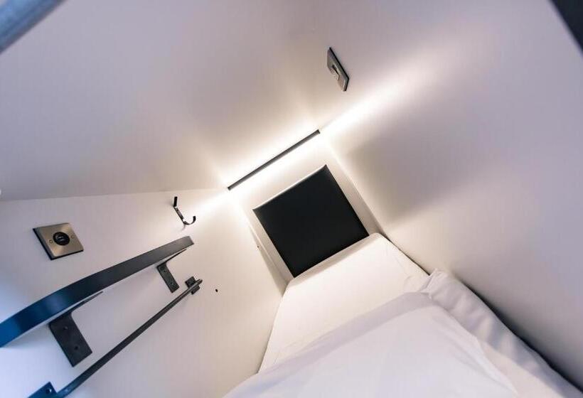 ルームシェアのワンベッド, Code Pod – The Court  Edinburgh