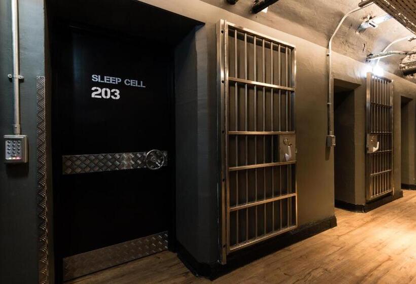 スタンダードルーム, Code Pod – The Court  Edinburgh