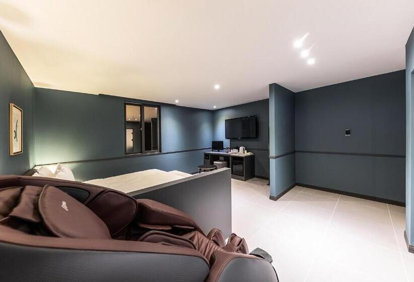 سوییت, Brown Dot Hotel Seong Seo