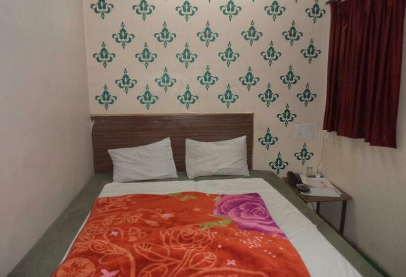 اتاق اکونومی یک تخته, Budget Accommodation Near Station Road