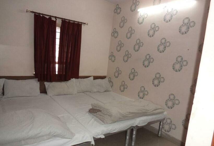اتاق اکونومی یک تخته, Budget Accommodation Near Station Road