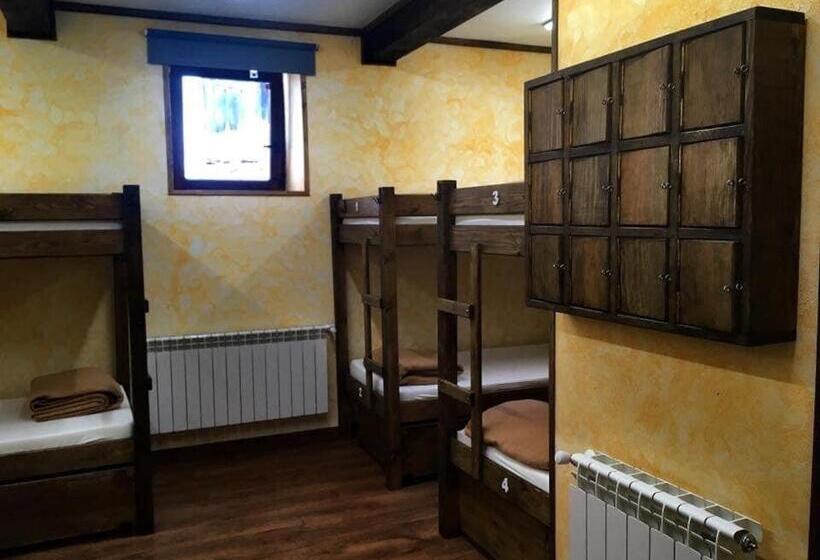 اتاق خانوادگی, Albergue Villa De Bulnes
