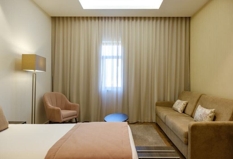 سوییت جونیور, Sdivine Fatima Hotel, Congress & Spirituality