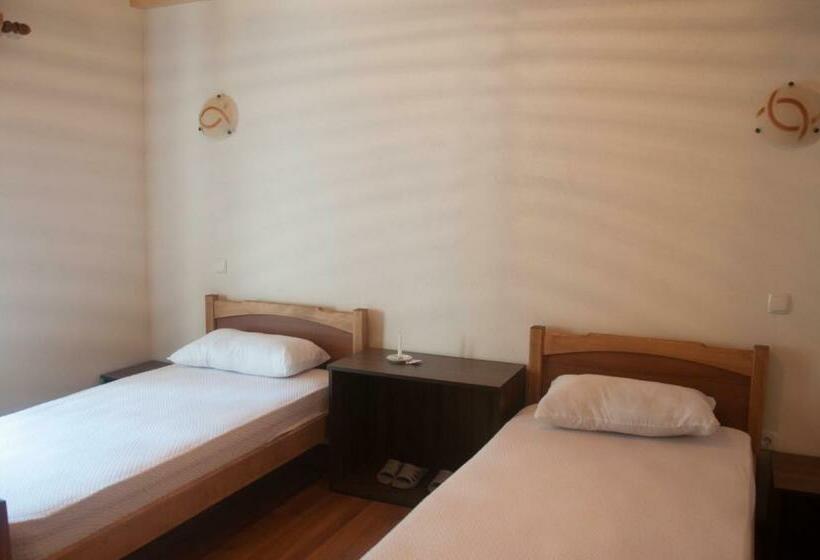 اتاق استاندارد, Aste Guesthouse