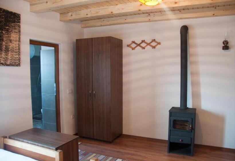 اتاق استاندارد چهار تخته, Aste Guesthouse