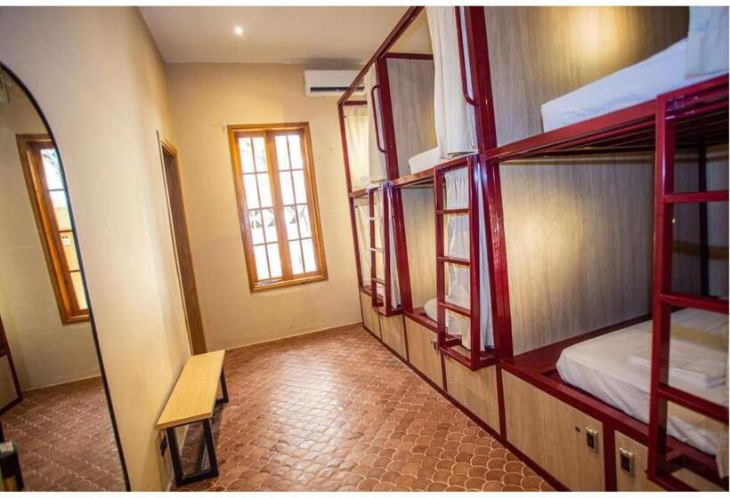اتاق خانوادگی, Viajero Santa Marta Hostel
