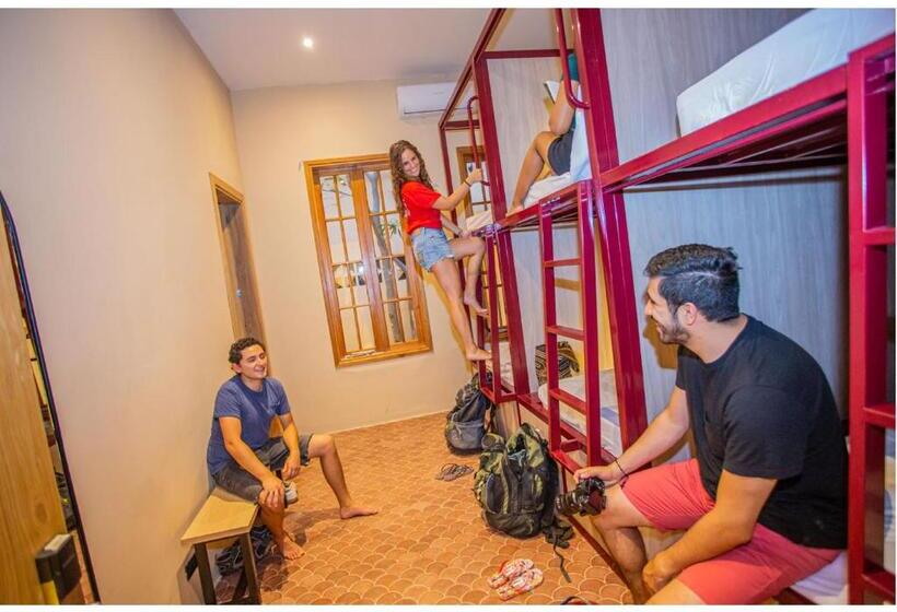 اتاق خانوادگی, Viajero Santa Marta Hostel