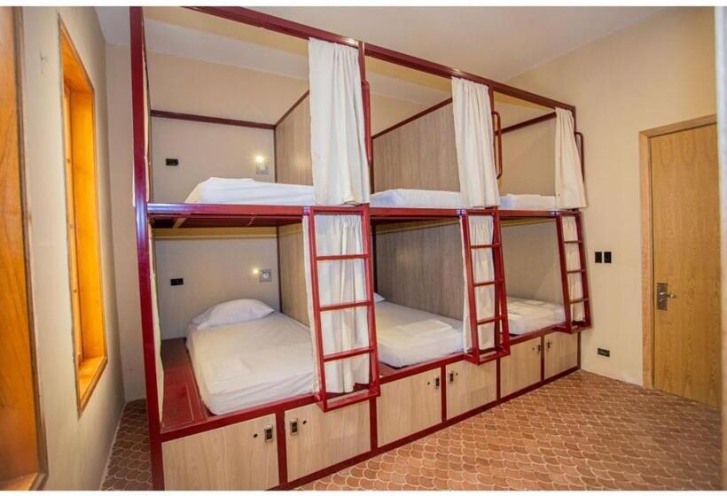 اتاق خانوادگی, Viajero Santa Marta Hostel