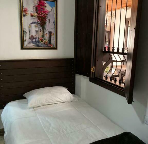 اتاق استاندارد سه نفره, Boutique Colonial Cartago