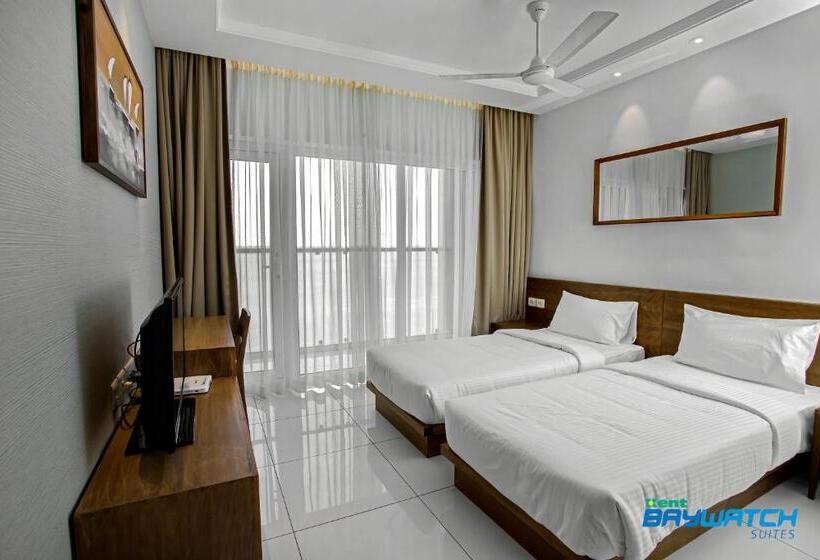 Suite with lake view, Kent Baywatch Suites