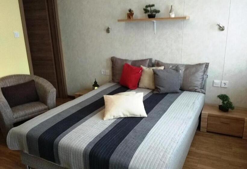 اتاق لوکس, Tulipán Apartmanház
