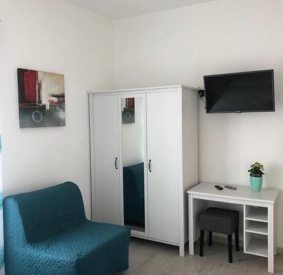 اتاق خانوادگی با چشم‌انداز دریا, Deluxe Lipari Room