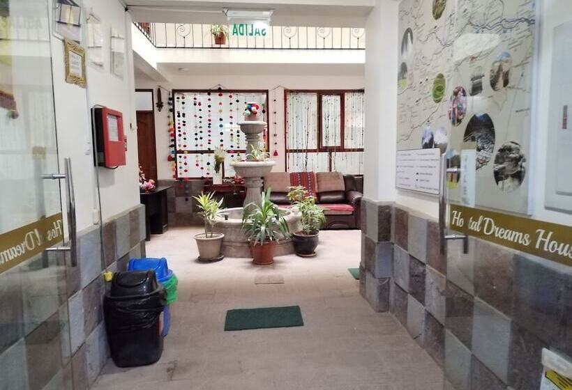 اتاق استاندارد چهار تخته, Dreams House Cusco