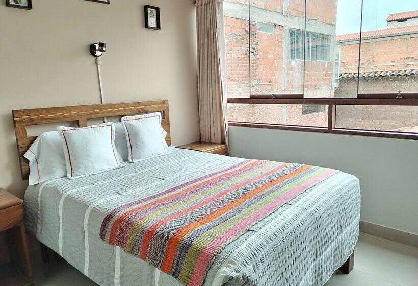 اتاق استاندارد چهار تخته, Dreams House Cusco