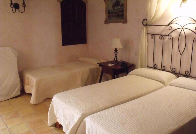 اتاق استاندارد چهار تخته, Hostal La Panavera