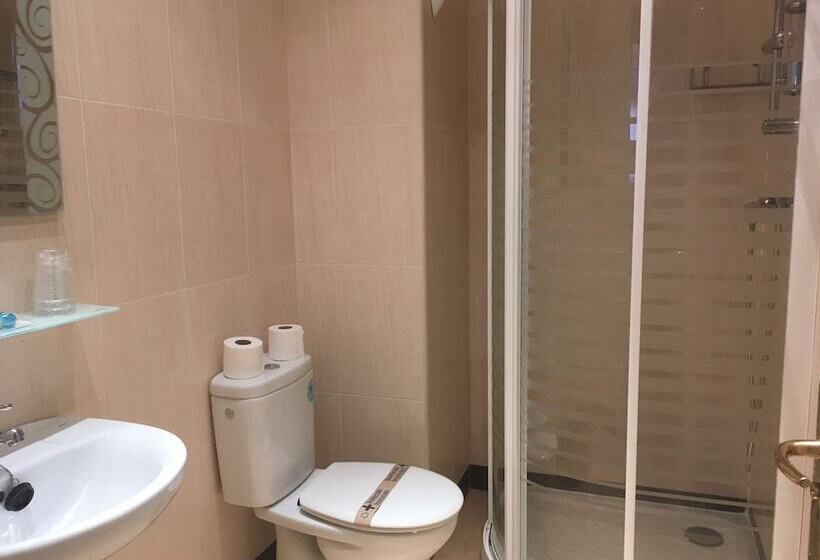 اتاق استاندارد سه نفره, Insidehome Valladolid Centro  Hab Con Baño Privado En El Centro Y Opcion De Parking