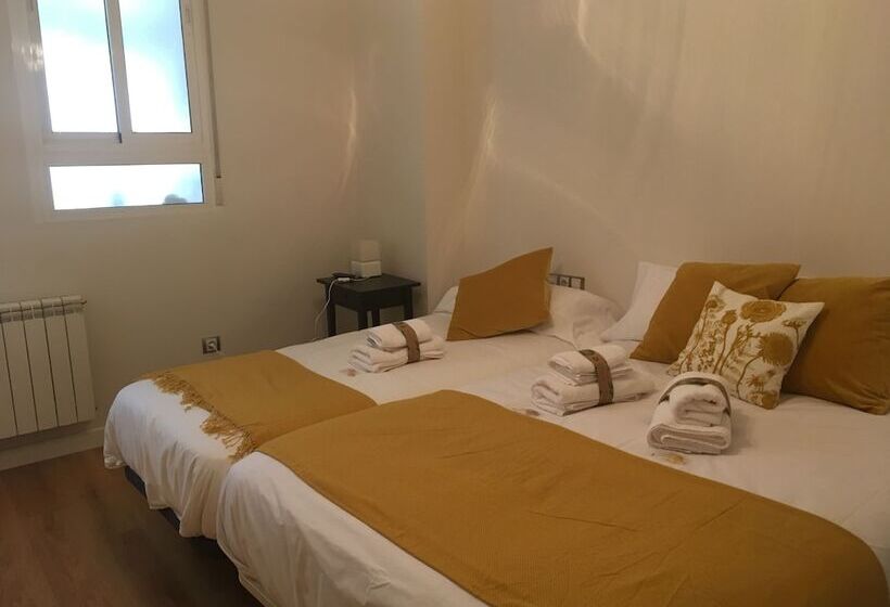 اتاق استاندارد سه نفره, Insidehome Valladolid Centro  Hab Con Baño Privado En El Centro Y Opcion De Parking