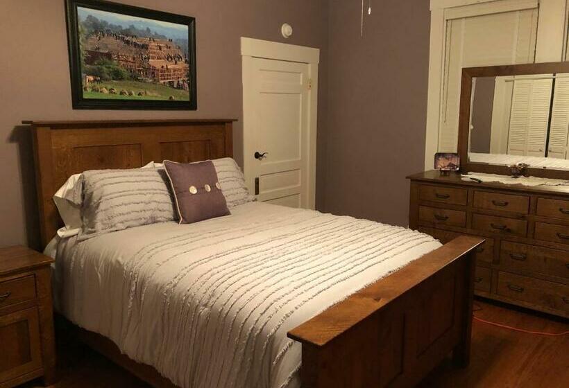 اتاق لوکس, Whooping Crane Manor B & B