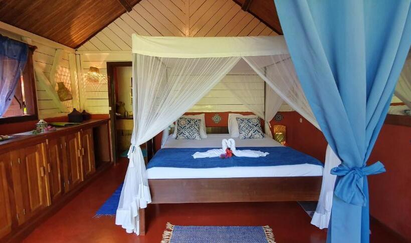 بانگلوی استاندارد با چشم‌انداز دریا, Ecolodge Le Ravoraha