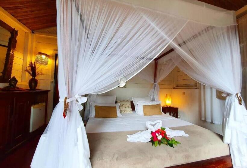 بانگلوی استاندارد, Ecolodge Le Ravoraha