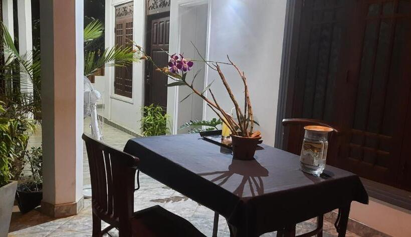 اتاق خانوادگی, Green Edge Residences