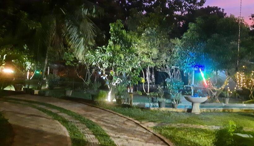 اتاق استاندارد با چشم‌انداز باغ, Green Edge Residences