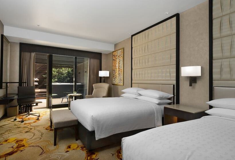 اتاق کلاب, Sheraton Manila