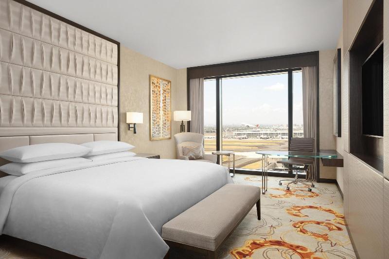 اتاق استاندارد با تخت بزرگ, Sheraton Manila