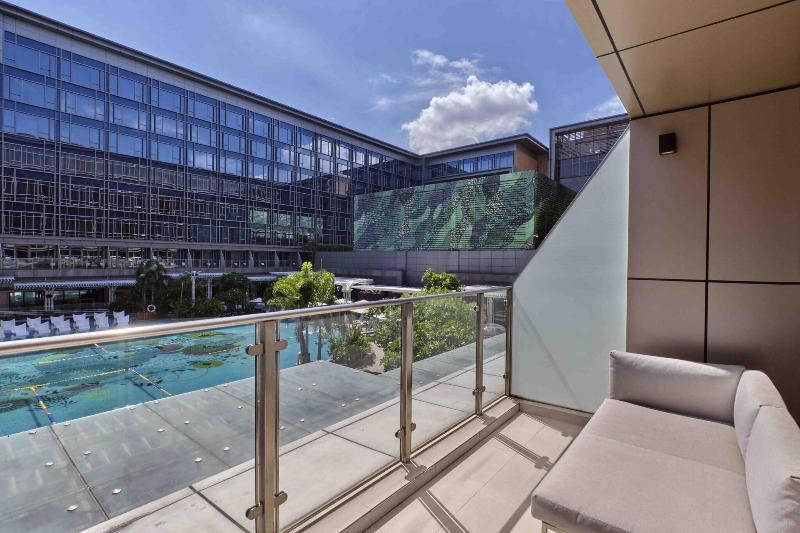 اتاق استاندارد با تخت بزرگ, Sheraton Manila
