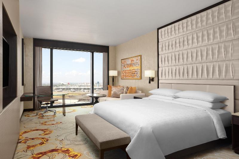 اتاق استاندارد با تخت بزرگ, Sheraton Manila