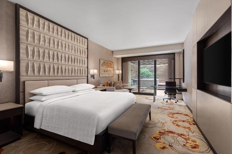 اتاق استاندارد با تخت بزرگ, Sheraton Manila