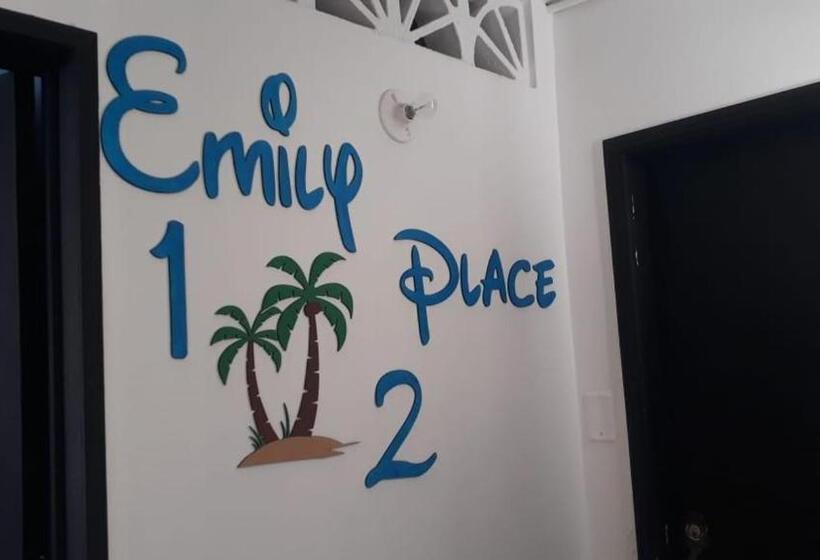 استودیوی استاندارد با چشم‌انداز دریا, Emily Place 1 Y 2