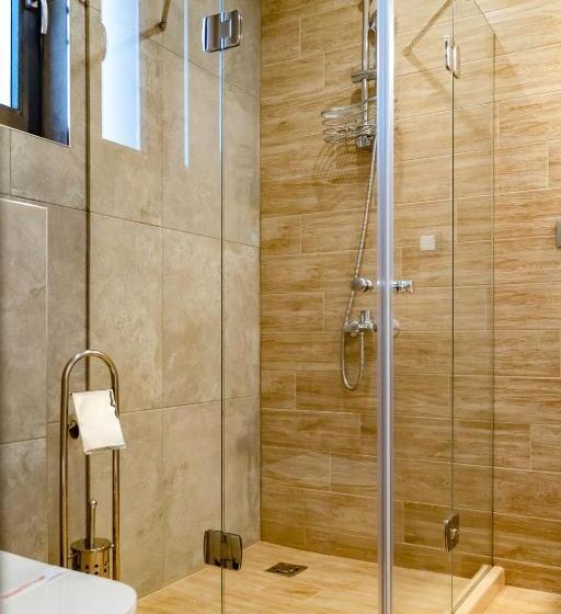 اتاق لوکس, Family Hotel Laxo