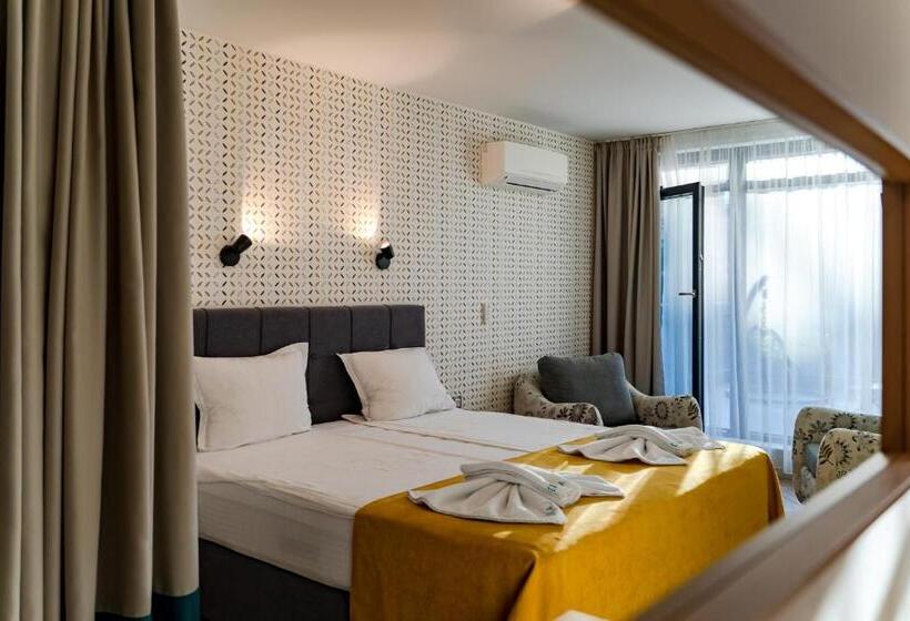 اتاق لوکس, Family Hotel Laxo