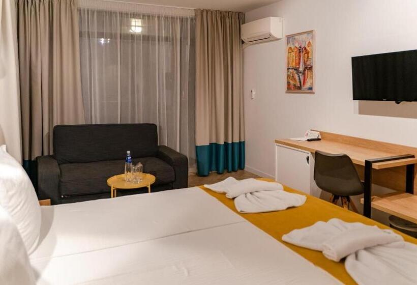 اتاق لوکس, Family Hotel Laxo