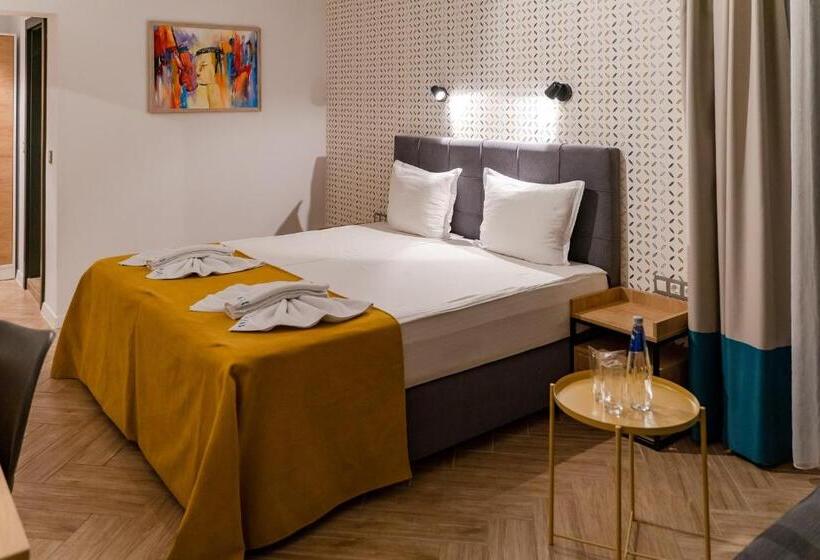 اتاق لوکس, Family Hotel Laxo