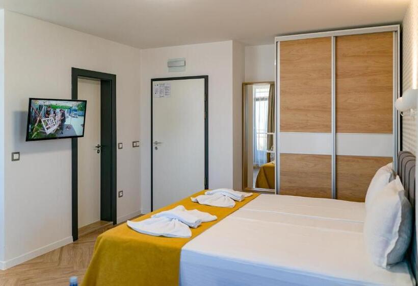 استودیوی استاندارد با چشم‌انداز دریا, Family Hotel Laxo
