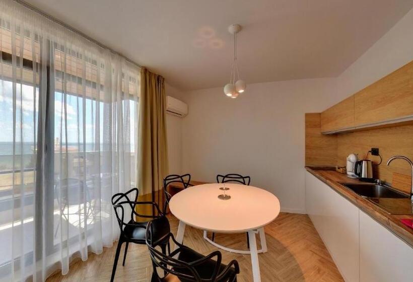 استودیوی استاندارد با چشم‌انداز دریا, Family Hotel Laxo