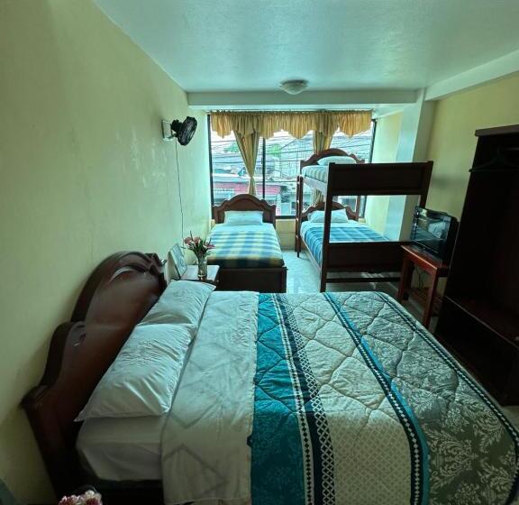 חדר סטנדרט לארבעה, Kanoas Hostal