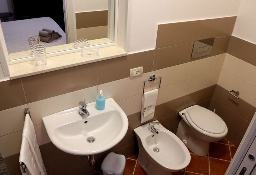 اتاق استاندارد با بالکن, B&b Artemisia