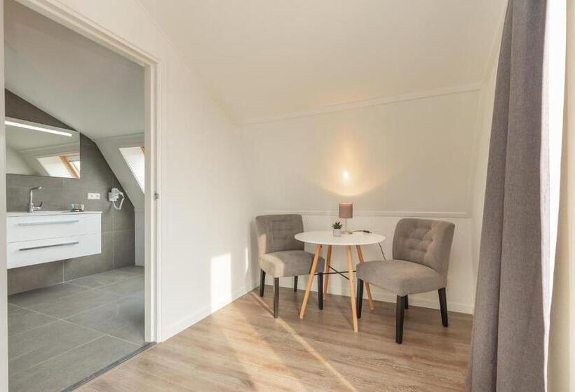 اتاق استاندارد با بالکن, B&b Blossom